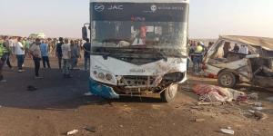 مصر.. وفاة 13 شخصًا وإصابة 40 آخرين في حادث تصادم على طريق أسيوط الغربي