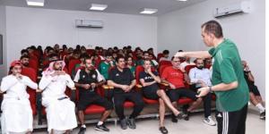 نادي الروضة يقيم محاضرة تحكيمية للاعبي الفريق الأول والأولمبي