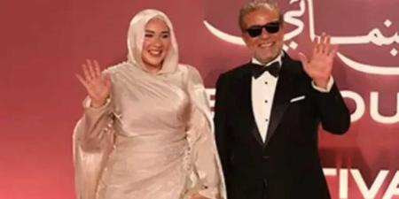 أسما شريف منير من الجونة: الحجاب مش عائق أمام أحلام المرأة.. وزوجي دعمني