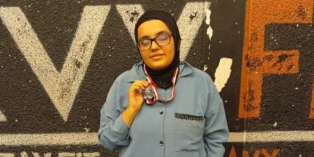 رئيس جامعة بورسعيد يهنئ طالبة حصدت فضية بطولة الجمهورية لرفع الأثقال للمكفوفين :اليوم السابع