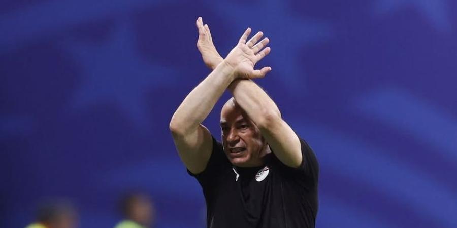 حسام حسن يصف إيقافه من فيفا بـ«الشرف الكبير»