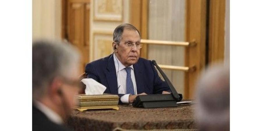 لافروف: روسيا مستعدة للمساعدة في التوصل إلى حلول لتسوية الأزمة بين أميركا وإيران