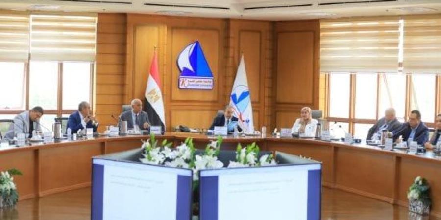 رئيس جامعة كفر الشيخ: تطوير المختبرات والمنشآت لدعم البحث العلمى والابتكار :اليوم السابع