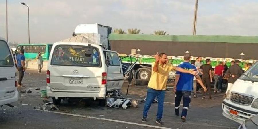 مصرع شخص وإصابة 4 آخرين إثر حادث تصادم سيارتين فى حدائق أكتوبر :اليوم السابع