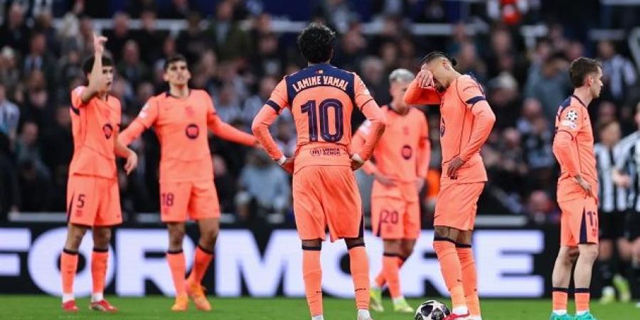 برشلونة يرتدي القميص البرتقالي أمام باريس سان جيرمان بعد رفض يويفا لأطقم الموسم