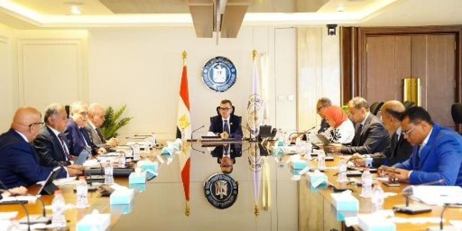 وزير التخطيط يترأس اجتماعا لبحث الاستغلال الأمثل لأصول بنك الاستثمار القومي الناتجة عن تسوية التشابكات المالية