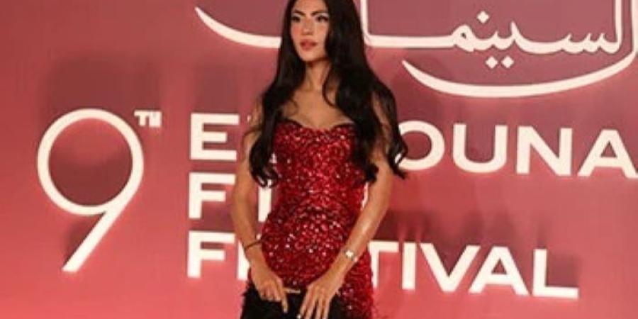 نجمات يرتدين الأحمر في افتتاح مهرجان الجونة السينمائي