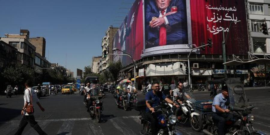 مسئولون: إيران تطيل أمد المفاوضات لإضعاف ترامب قبل الانتخابات
