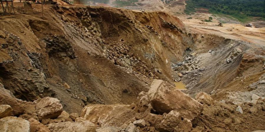 14 قتيلاً وسبعة جرحى في انهيار منجم ذهب غير قانوني بكولومبيا