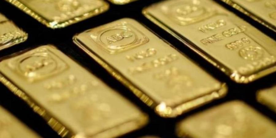 الذهب يتراجع وسط التركيز على مخاطر التضخم مع ارتفاع النفط