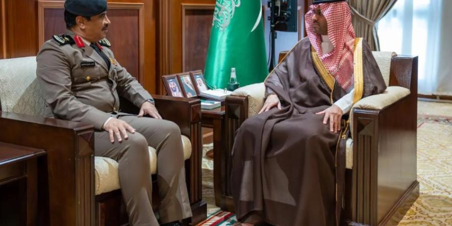نائب أمير حائل يستقبل مدير شرطة المنطقة ويطلع على سير العمل والخطط الأمنية