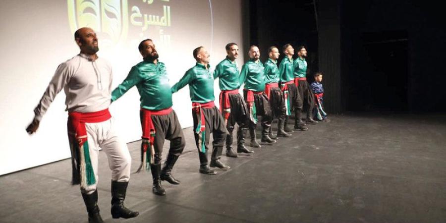 انطلاق أول دورة لمهرجان المسرح الأردني للمحترفين بعرض «جزيرة وسطية»