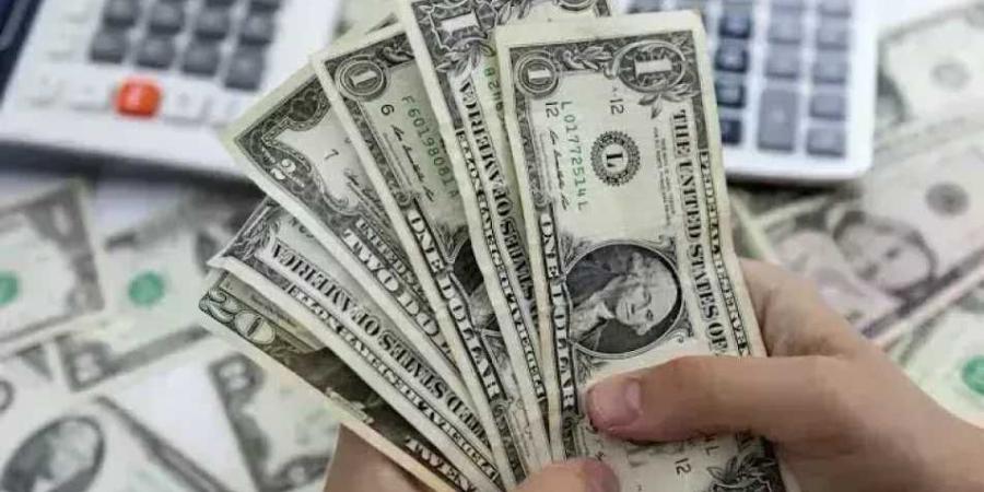 سعر الدولار مقابل الجنيه منتصف تعاملات اليوم.. انخفاض جديد بالبنك الأهلي وبنك مصر