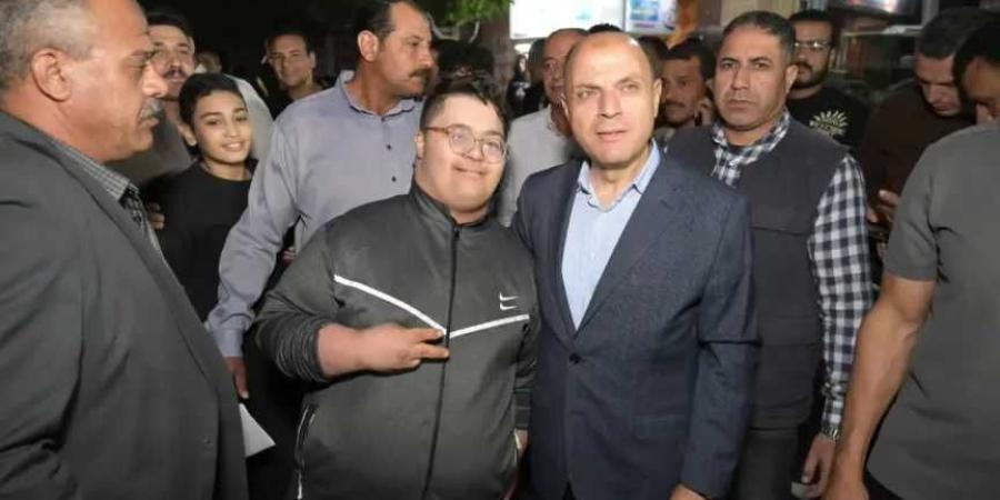 محافظ الغربية يتفقد رصف شارع الجلاء في المحلة الكبرى