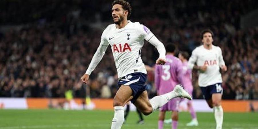 أتلتيكو مدريد يراقب عمر مرموش لكن بند الشراء الإلزامي يعقّد الصفقة