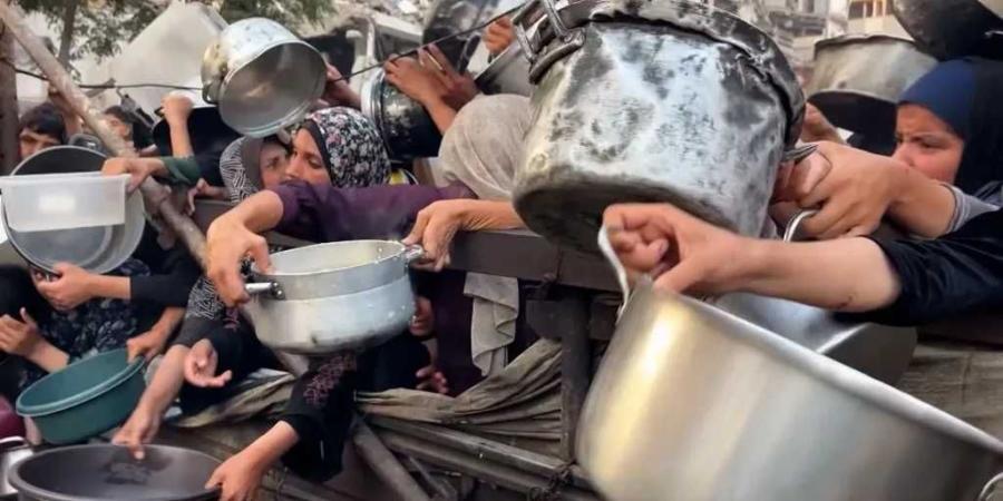 غزة: توقف المخابز بسبب احتجاز الاحتلال لشحنات الطحين والمنع الممنهج لدخول الإمدادات