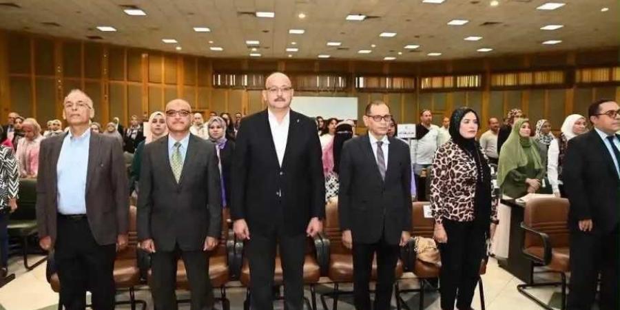 المجلس القومي للمرأة بأسيوط يشارك في ورشة عمل لدراسة المشكلات المجتمعية وتحديد الأولويات السكانية