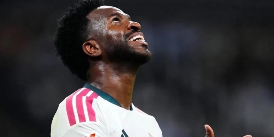 فينيسيوس يبصم على إحصائية كارثية في مباراة ريال مدريد ولايبزيج
