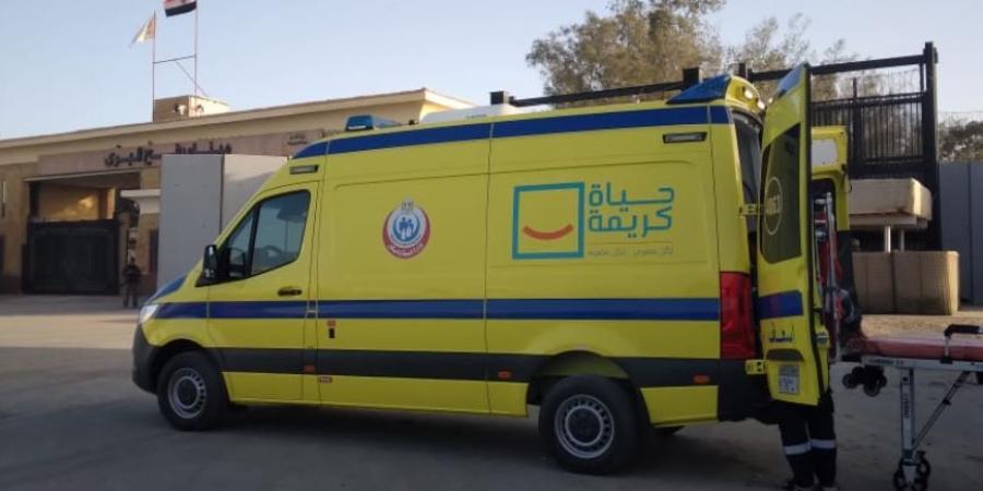 مغادرة فوج من الفلسطينيين عبر معبر رفح.. ورفع الاستعداد لاستقبال مرضى ومصابين من غزة