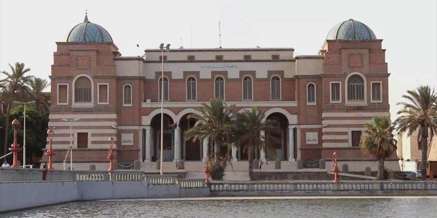 مصرف ليبيا المركزي يعلن تسلّم المحافظ المكلف مهامه